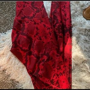 Lululemon Wunder Under 28” Ziggy Snake